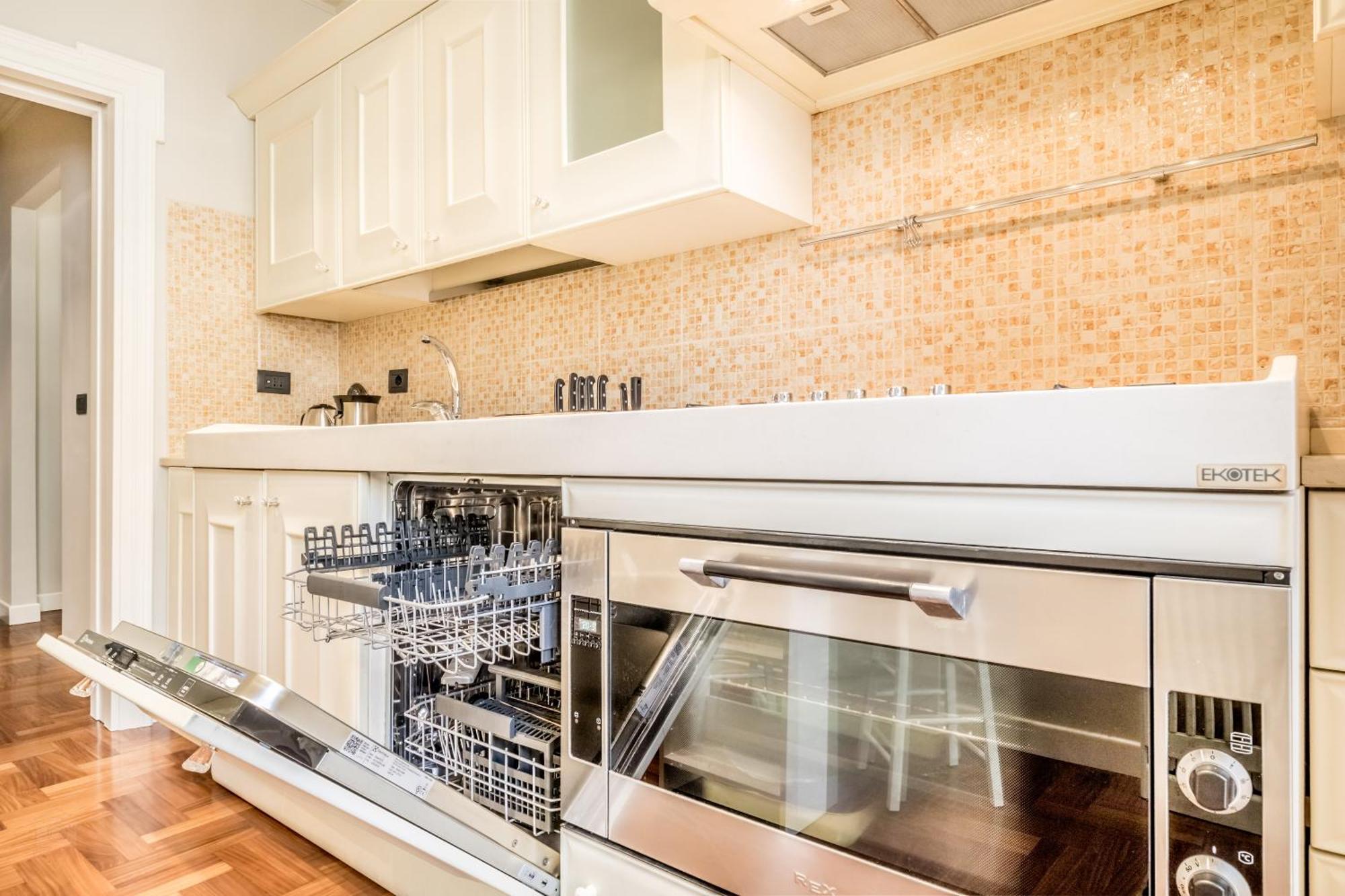 Apartamento Bbhome Eleganza E Comfort Unico In San Giovanni District *